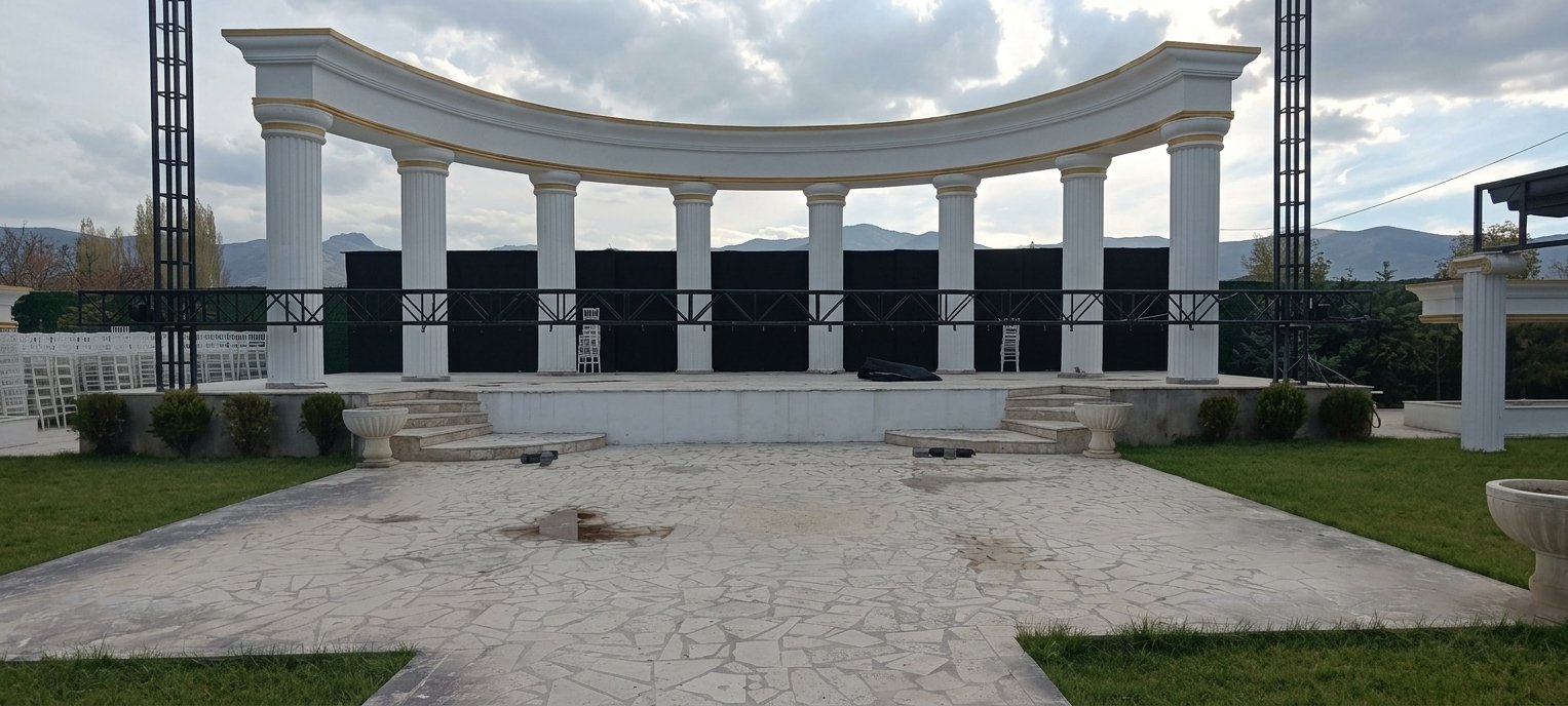 Tilia Sahne Öncesi